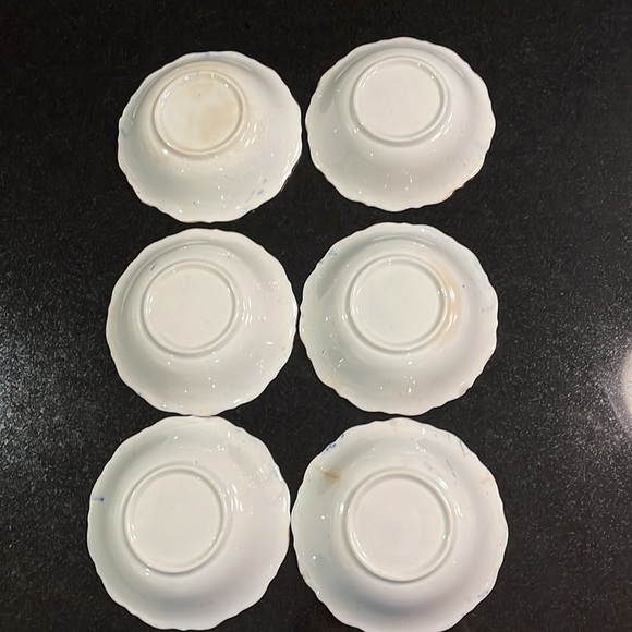 Vintage Flow Blue Bowl with 6 matching fruit bowls. Gold trim and fruit motif. - Picture 13 of 16